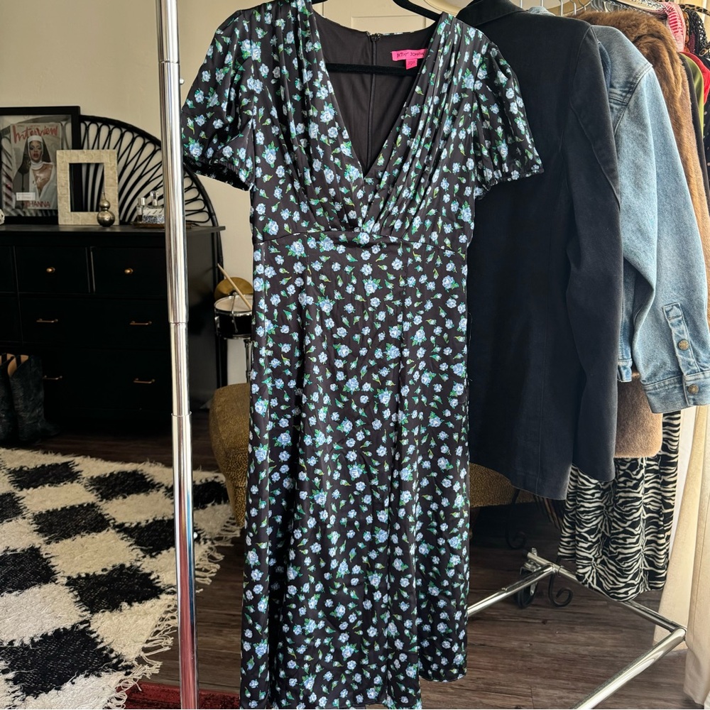Elegant Black Floral Betsy Johnson Dress